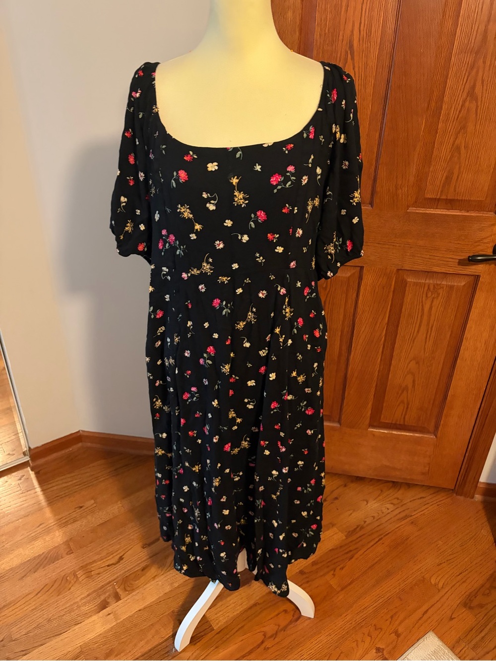 Old Navy Black floral dress with pink, red, and white flowers, size XL